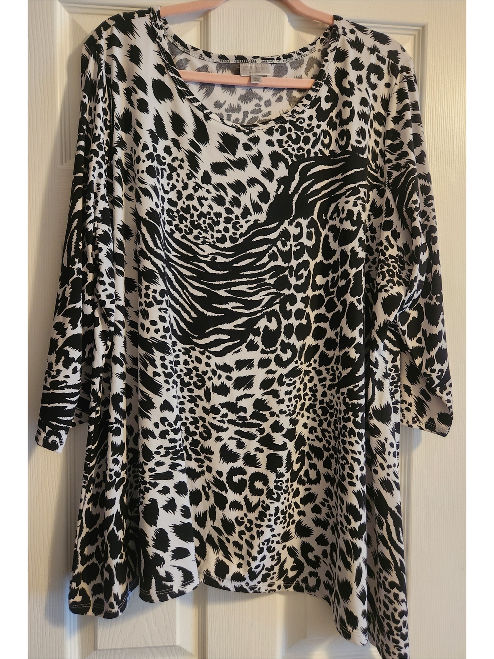 Black & White Animal-Print Tunic Top by